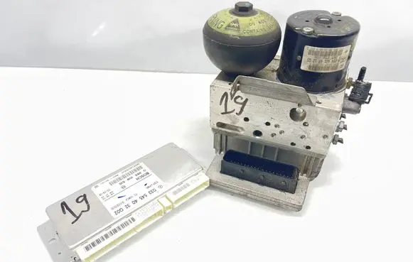 Mercedes-Benz E W211 ABS Pump 0265250026 A0044316912