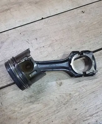 Mercedes-Benz E W211 Piston with connecting rod 885AA