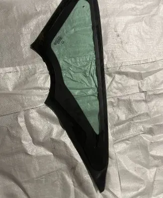 Peugeot 1007 Rear door window glass 43r00048