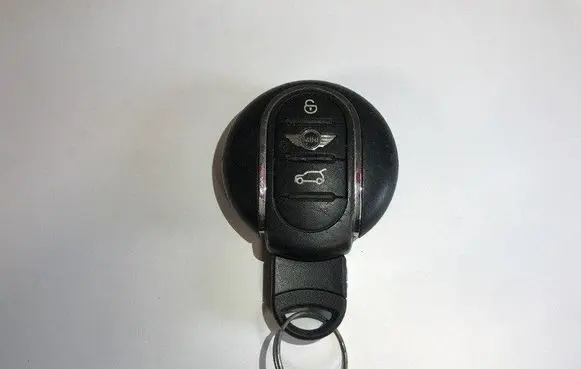 Mini Cooper F57 Ignition relay 