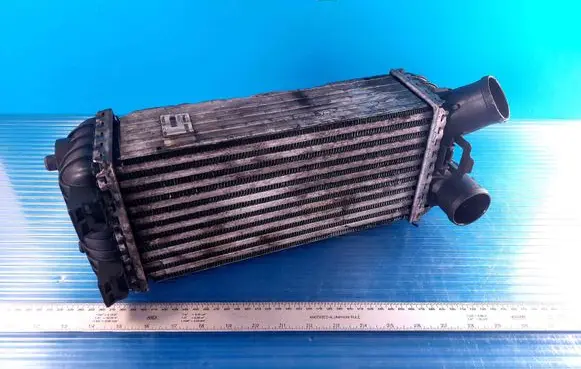Mazda 3 I Intercooler air channel guide 8V619L440BC 8V619L440