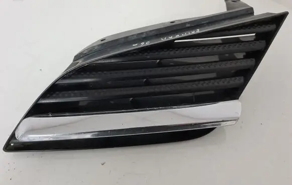Nissan Primera Front bumper lower grill 62330AU300