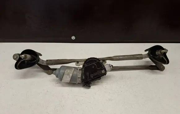 Front wiper linkage and motor