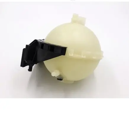 BMW 1 F20 F21 Coolant expansion tank/reservoir 17137609469