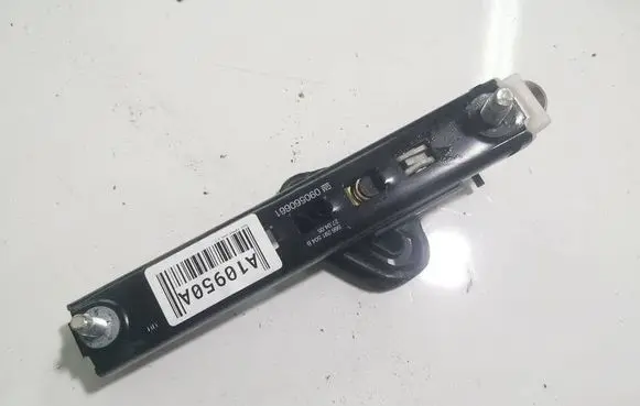 Opel Zafira A Seat belt adjustment rail 090560661