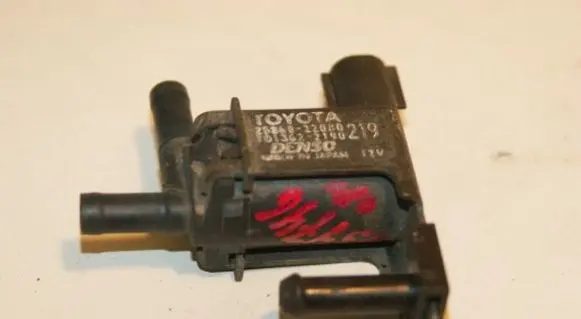 Toyota Avensis T220 Electromagnetic valve 2586022080