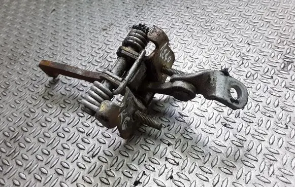 Peugeot 307 Rear door check strap stopper