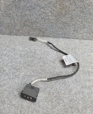 BMW 3 E90 E91 AUX in-socket connector 6940236 EEH64XJ