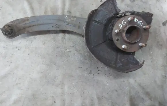 Ford Kuga I Rear wheel hub 15119714