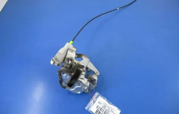 Peugeot 107 Rear door lock