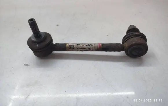 Tesla Model Y Rear anti-roll bar/stabilizer link 104449100F