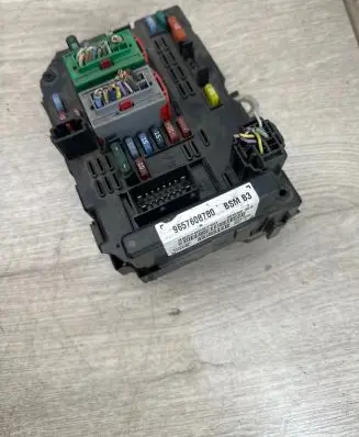 Peugeot 407 Fuse module 9657608780 51422495