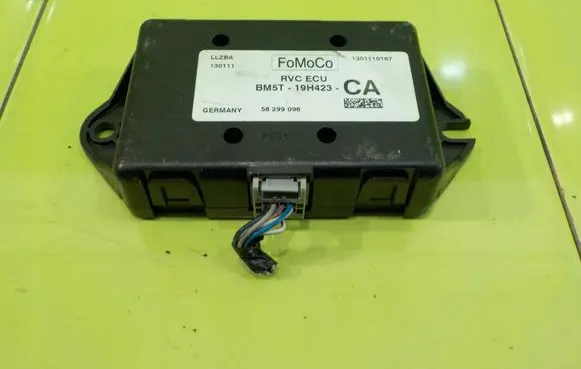 Ford Focus Central body control module BM5T19H423CA