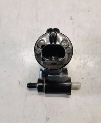 Volvo XC60 Windscreen/windshield washer pump 1024928
