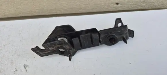 Audi A4 S4 B8 8K Front bumper mounting bracket 8K0807283