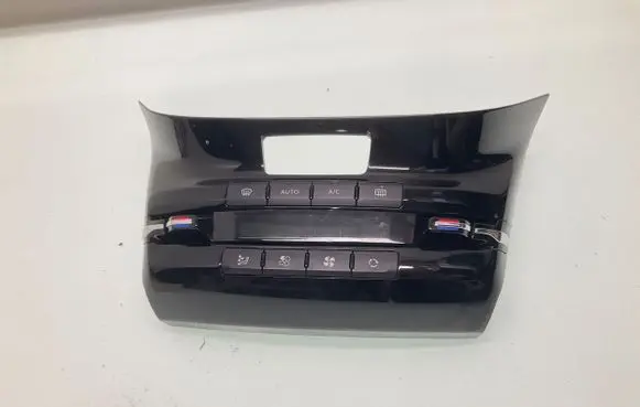 Peugeot 2008 I Climate control unit 96722471XU E1063177