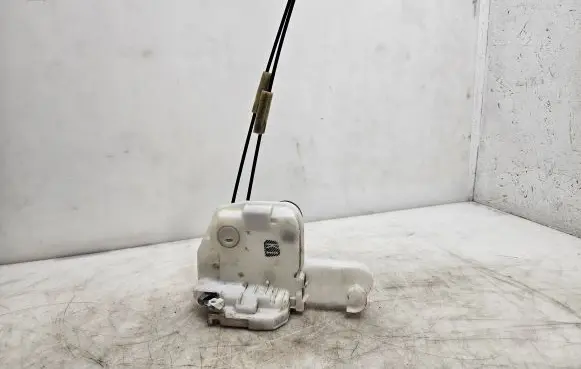 Mitsubishi Outlander Front door lock A047218