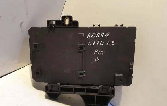 Volvo S70 V70 V70 XC Fuse module 9128576 9162084