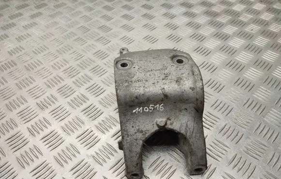 Mercedes-Benz B W246 W242 Driveshaft support bearing bracket A2702230138