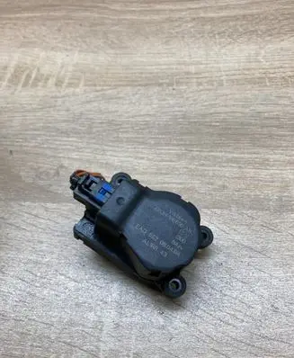 Peugeot 407 Air flap motor/actuator 4PUH19E616AB