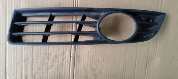 Volkswagen PASSAT B6 Front bumper lower grill 3C0853665A
