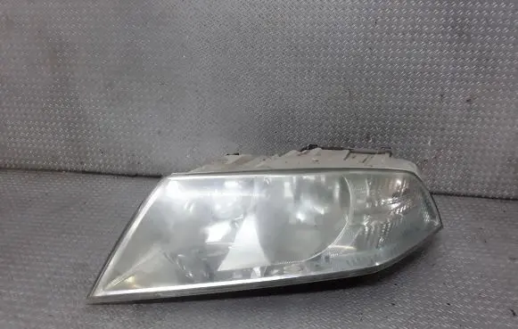 Skoda Octavia Mk2 (1Z) Headlight/headlamp