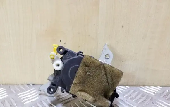 Subaru Forester SF Central locking motor 