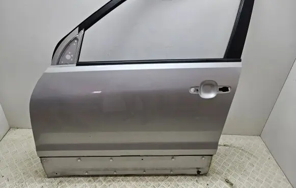 Suzuki Grand Vitara II Front door