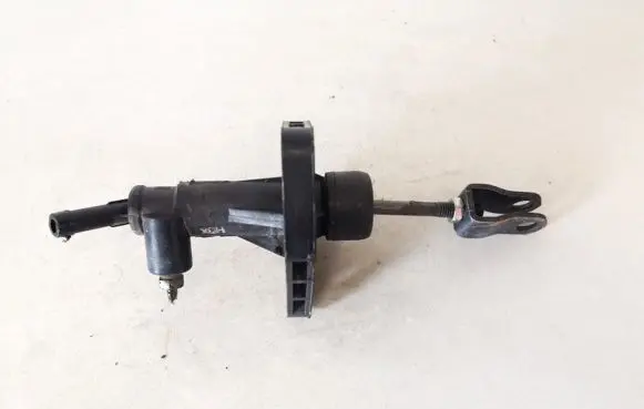 Hyundai Santa Fe Clutch master cylinder