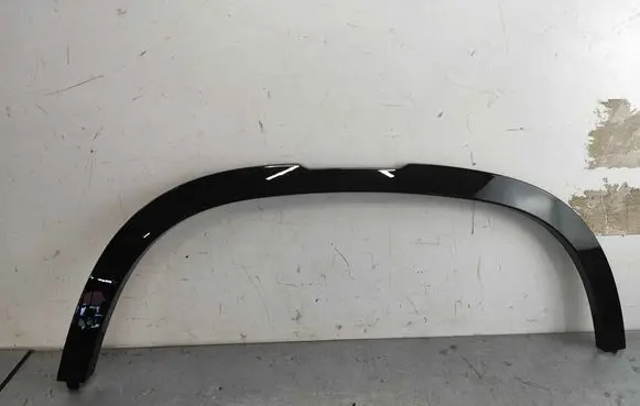Land Rover Defender Front arch trim LR130584