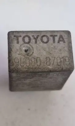 Toyota Auris 150 Other relay 9008087019