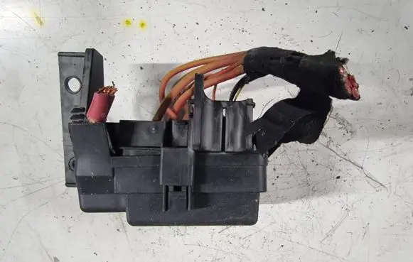 Renault Megane IV Fuse module 243510001R 63595709