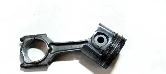 Opel Vectra C Piston with connecting rod R90400