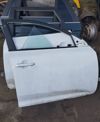 KIA Ceed Front door