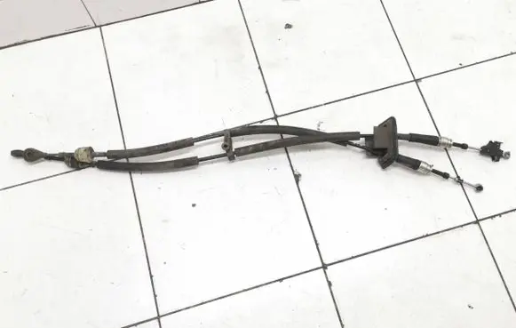 Fiat 500 Gear shift cable linkage 55229290 55229291