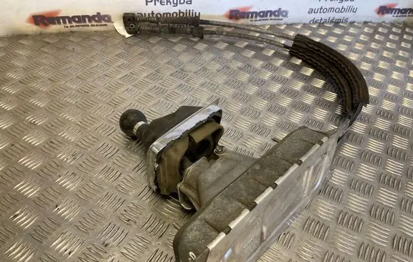Volkswagen Touran I Gear shift cable linkage 3C0711266 3C0711265