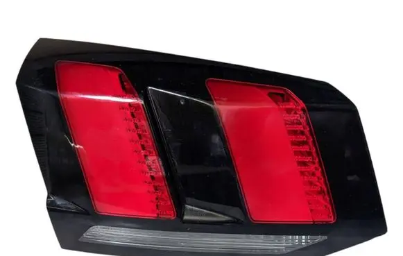 Tailgate rear/tail lights