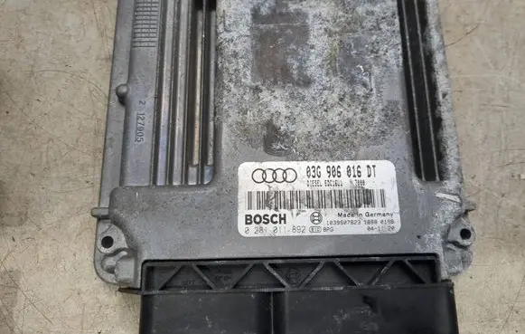 Audi A3 S3 8P Engine control unit/module 03G906016DT 0281011892 1039S07823
