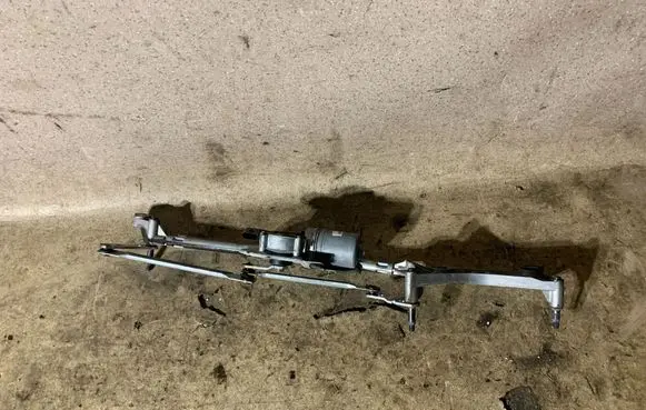 Mercedes-Benz GL X166 Front wiper linkage and motor A1668202740