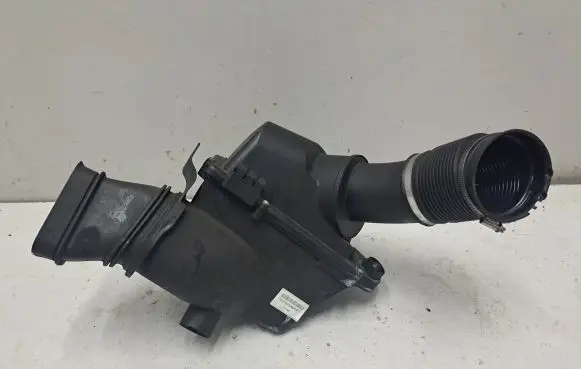 BMW 6 F12 F13 Air filter box 7843292