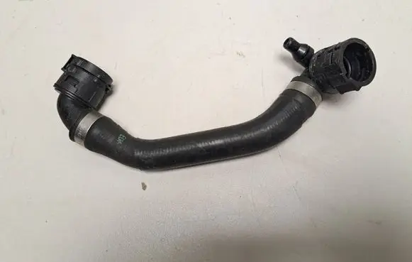 BMW i4 Engine coolant pipe/hose 8475686