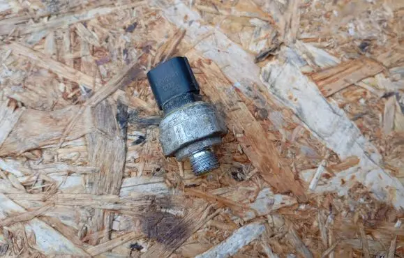 Honda FR-V Air conditioning (A/C) pressure sensor 42CP201