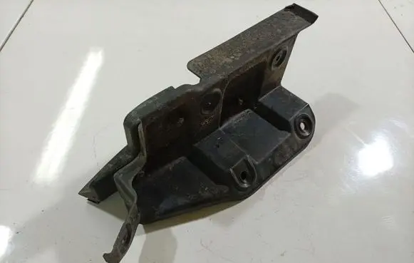 Audi A6 S6 C6 4F Rear bumper mounting bracket 4F5807892