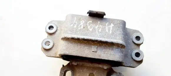 Volkswagen Touran I Engine mount bracket 1k0199555