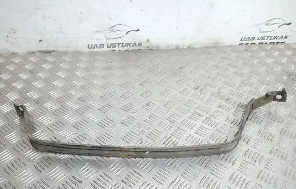 Fuel tank mounting bracket