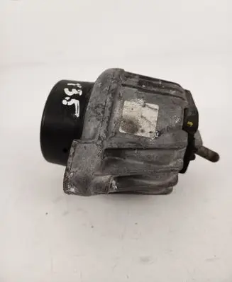 BMW 3 E90 E91 Engine mount bracket 13981112