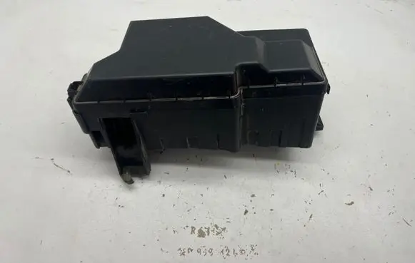 Isuzu D-Max Fuse module 8981668423 71560925