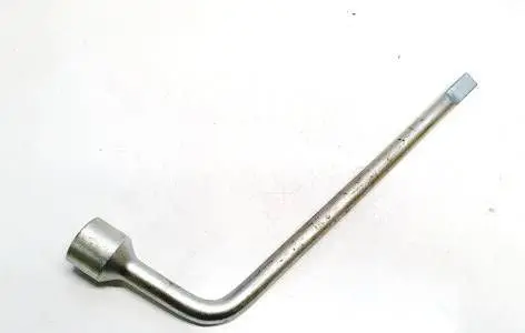 Toyota Avensis T220 Wheel nut wrench 
