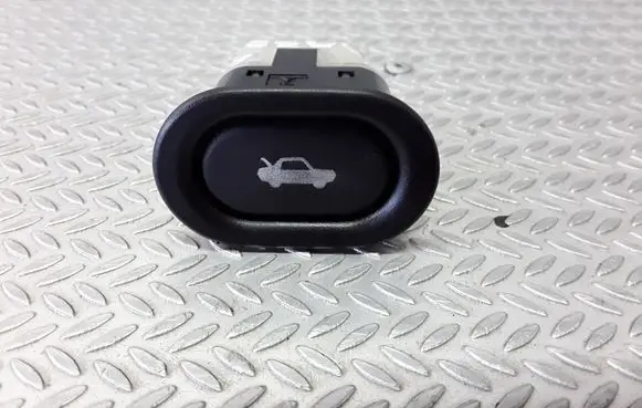Saab 9-5 Tailgate/boot open switch button 4733440