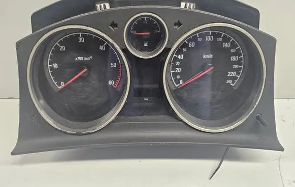 Opel Zafira B Speedometer (instrument cluster) 13225988